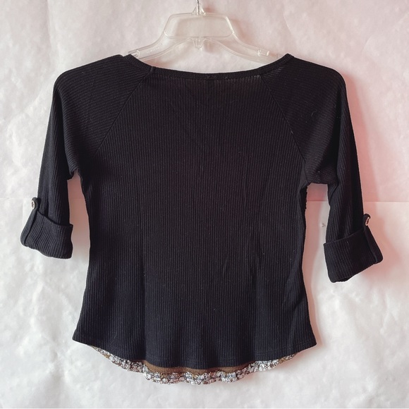 Academia Black & Brown Textured Top 🔲🤎🦇 - Picture 3 of 10